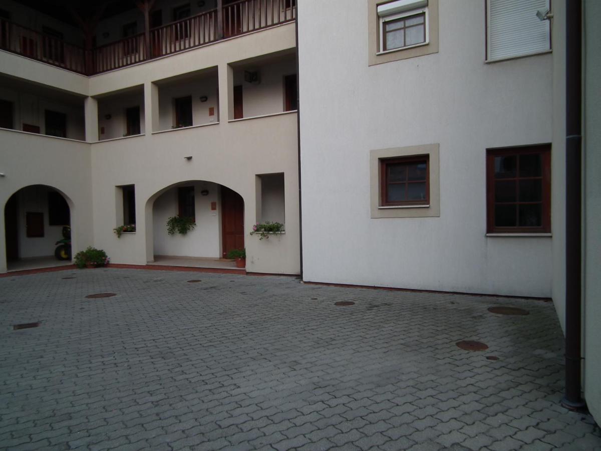 Modor Apartman Alsópáhok Cameră foto
